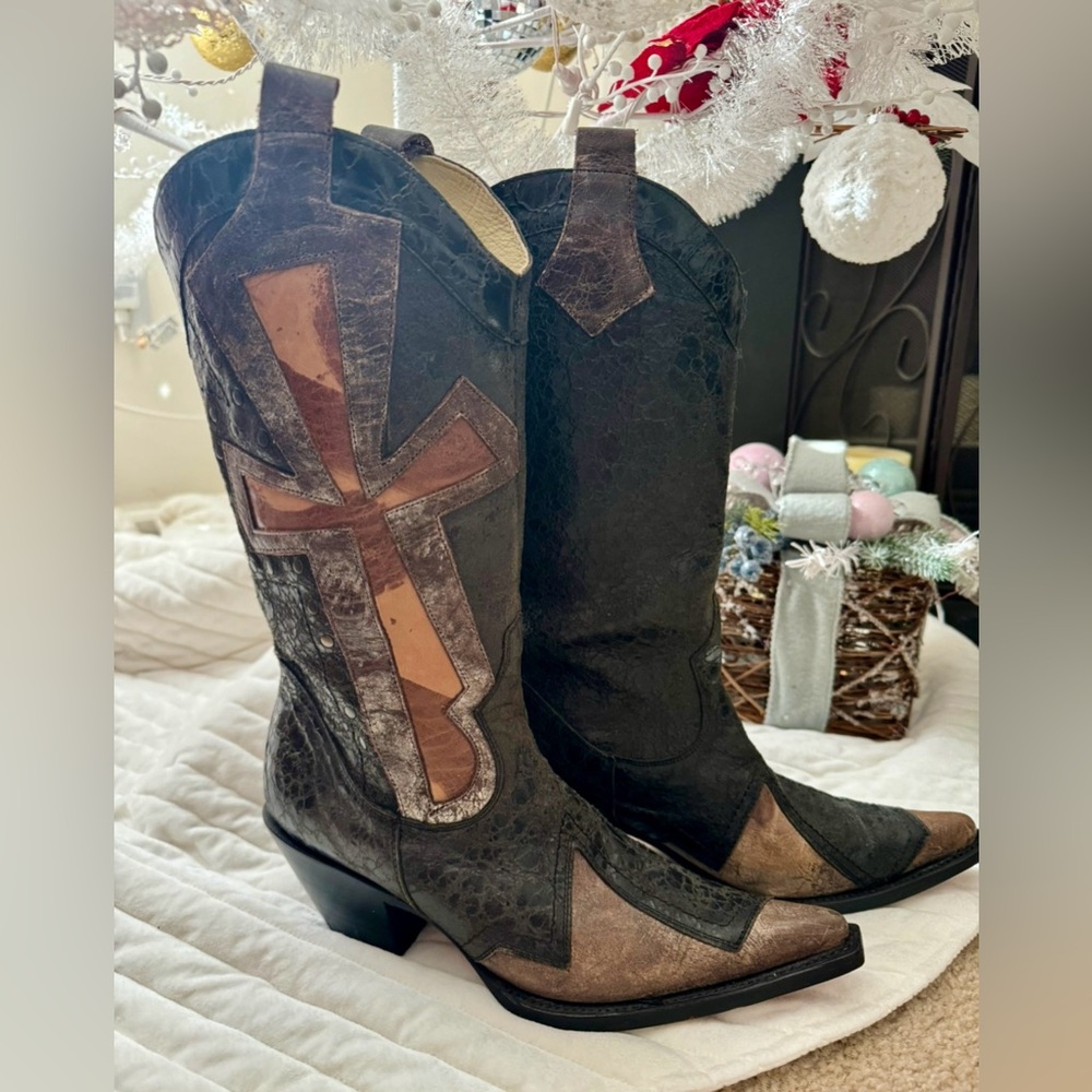 Handcrafted by Stetson’s Women’s Executive Cowboy Boots, Genuine Leather; S.8